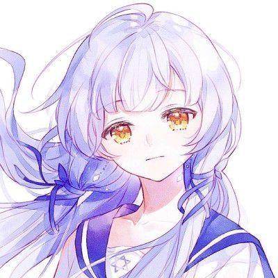女生在江边搭石头塔垒到三十三层